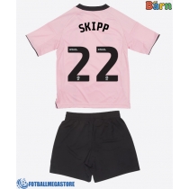 Fotballdrakt Barn Leicester City Oliver Skipp #22 Tredjedraktsett 2025-26 Kortermet (+ Korte bukser)